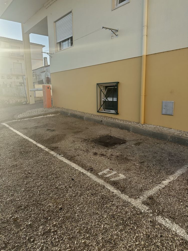 Garagem Boxe + Lugar Estacionamento em Condomínio Fechado