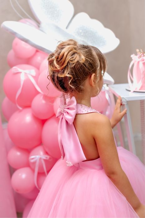 Неймовірна сукня