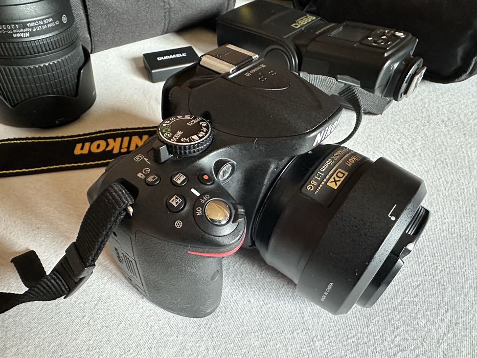 Nikon D5200 + NIKKOR 18-105 + NIKKOR 35 + Nissin Di866