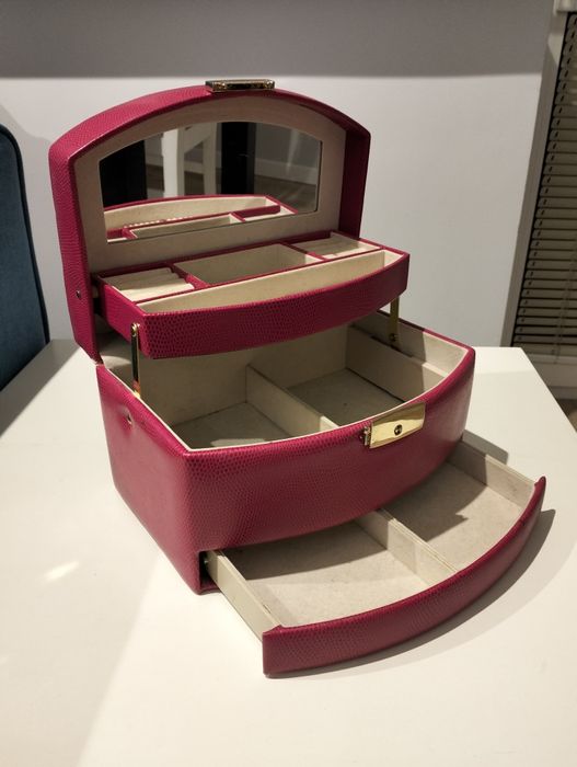 Szkatułka na biżuterię