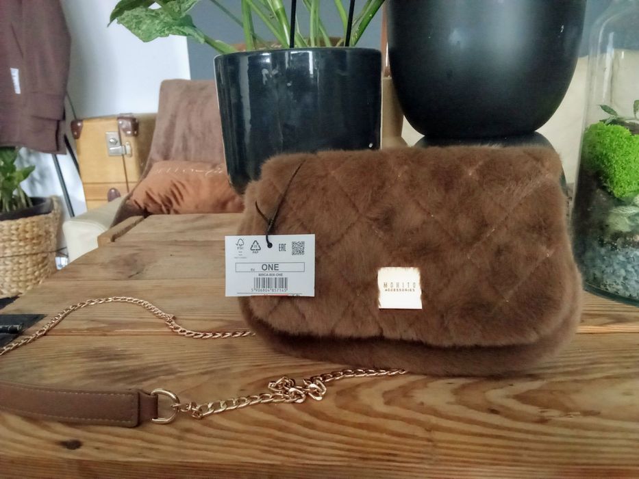 Torebka marki Mohito futerko