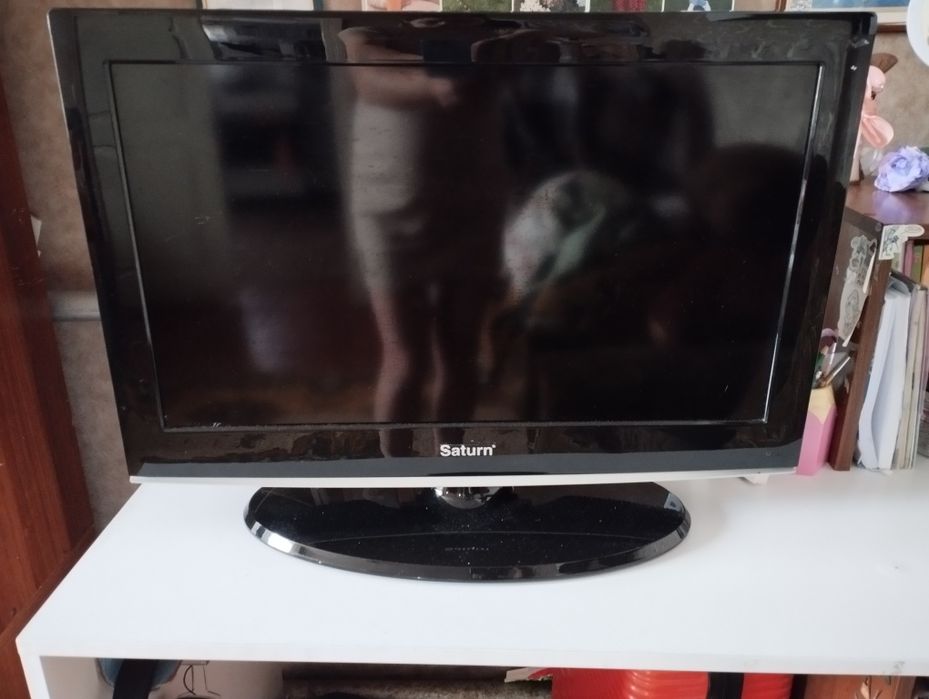 Продам телевізор на запчастини