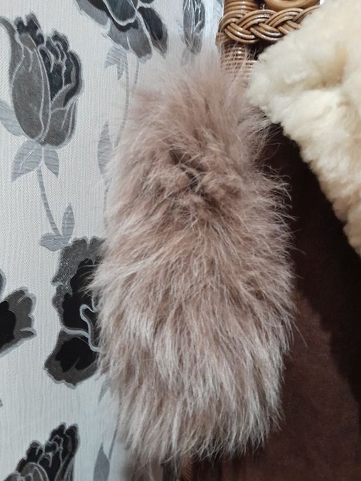 Тепленька натуральна безрукавочкa Hand made