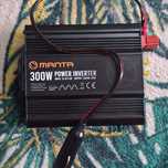 Przetwornica samochodowa 12/24v na 230v 300w Manta