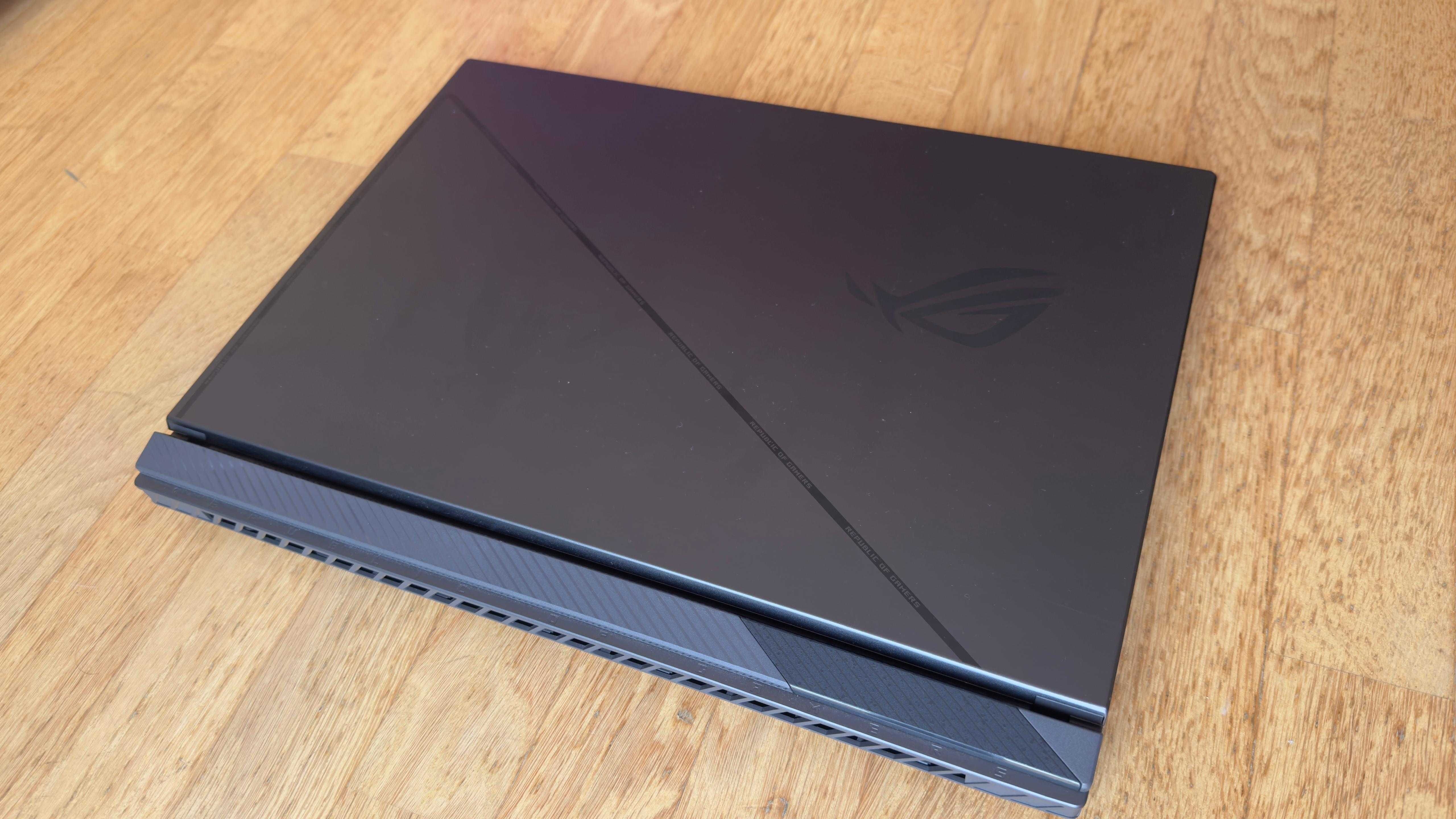 Asus ROG Strix G18 G814JI-93B47CB1
