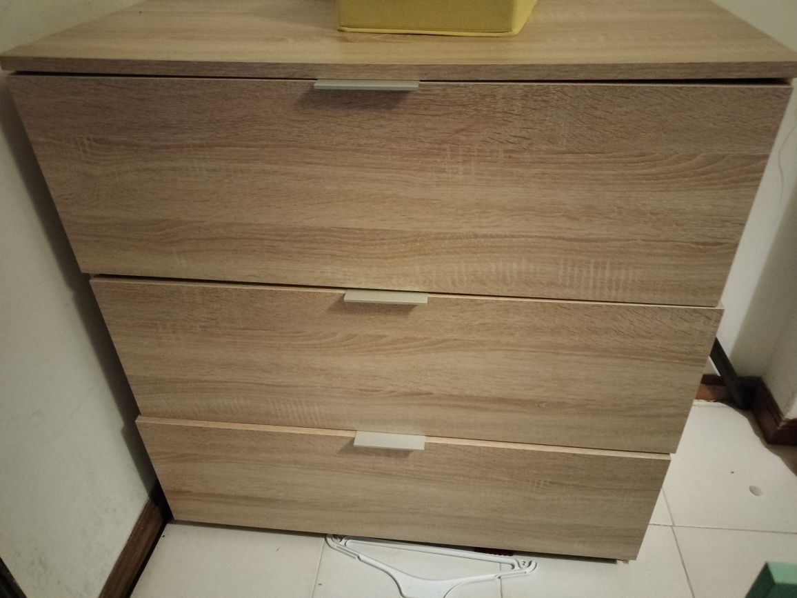 Cómoda 3 gavetas