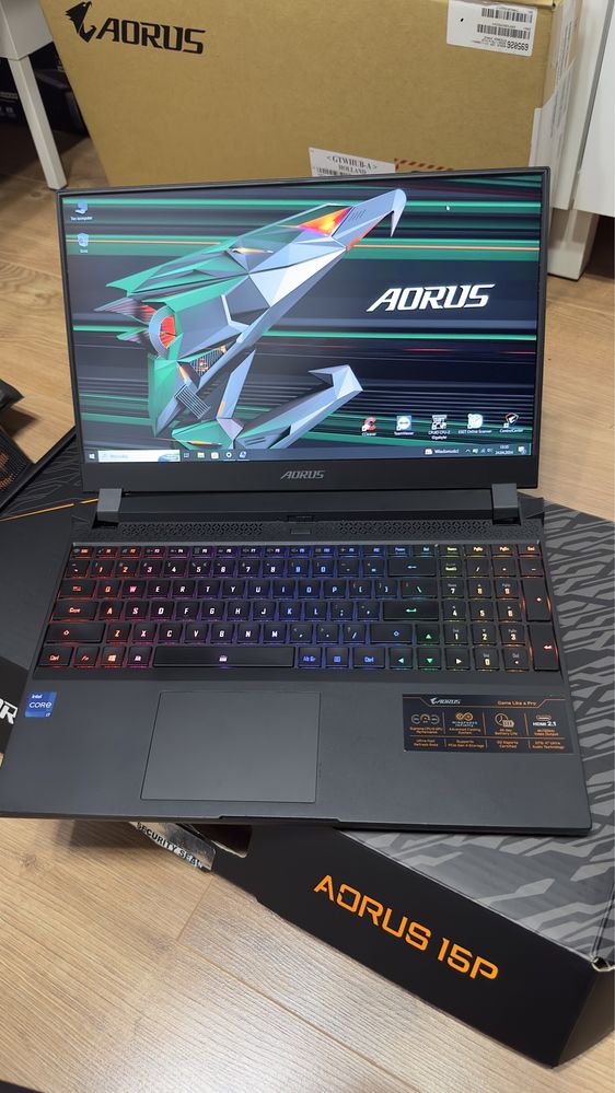 Laptop Gameingowy Gigabyte Aorus 15P i7 8/16, 32ddr4, gtx3060, 240hz