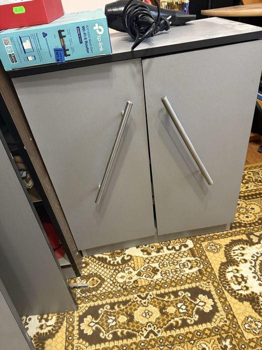 Продам шафу пинал, тумбочку, та стіл