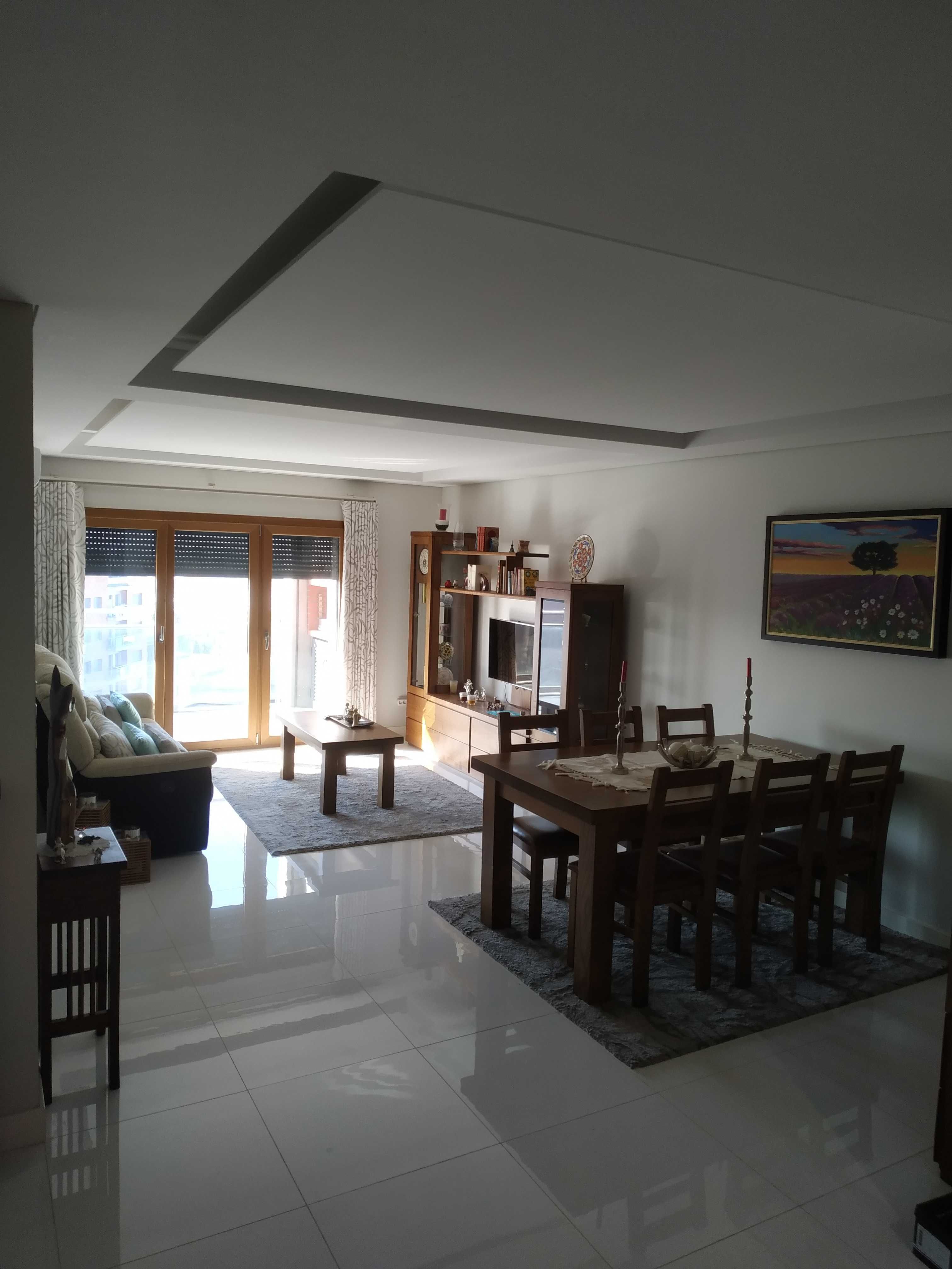Apartamento T3 novo na Malvarosa com vista rio
