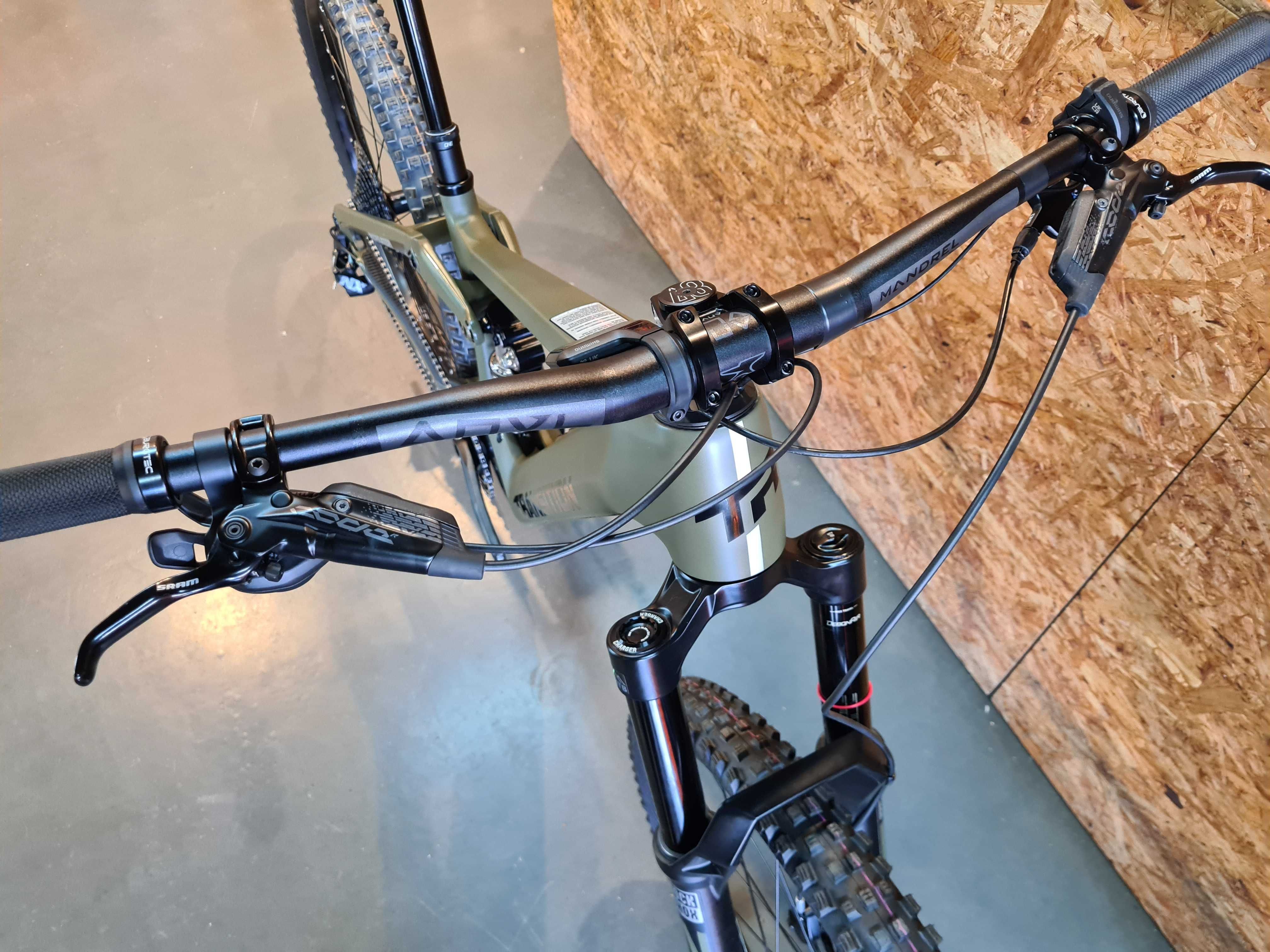 Bicicleta Enduro Eléctrica e-bike TRANSITION Repeater NX (como nova)