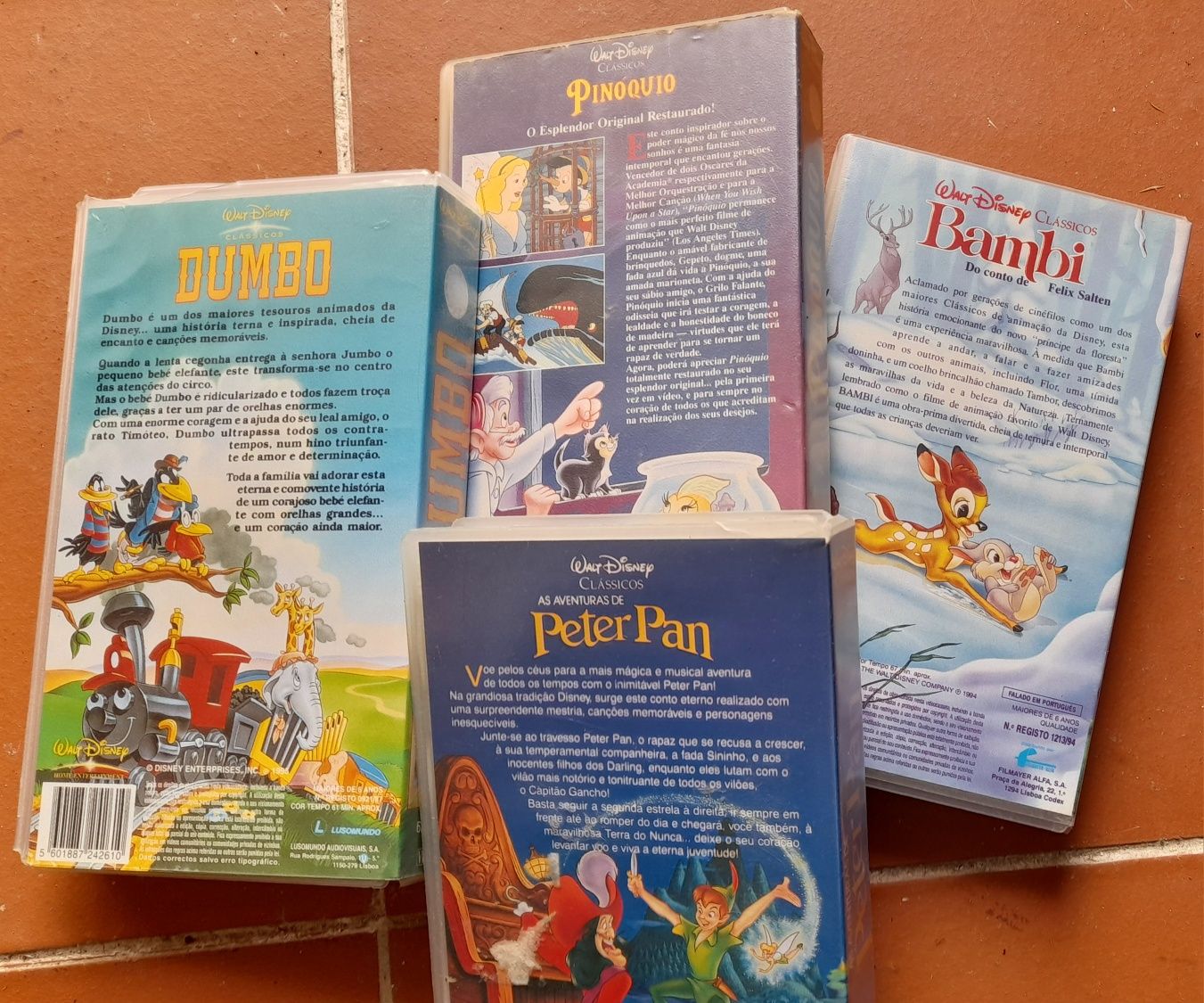 4 Classicos VHS Disney: Dumbo; Bambi; Peter Pan e Pinoquio