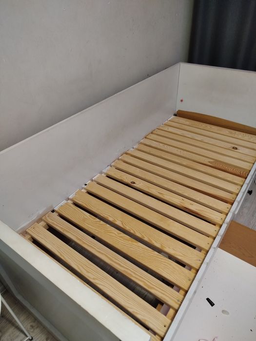 Łóżko młodzieżowe