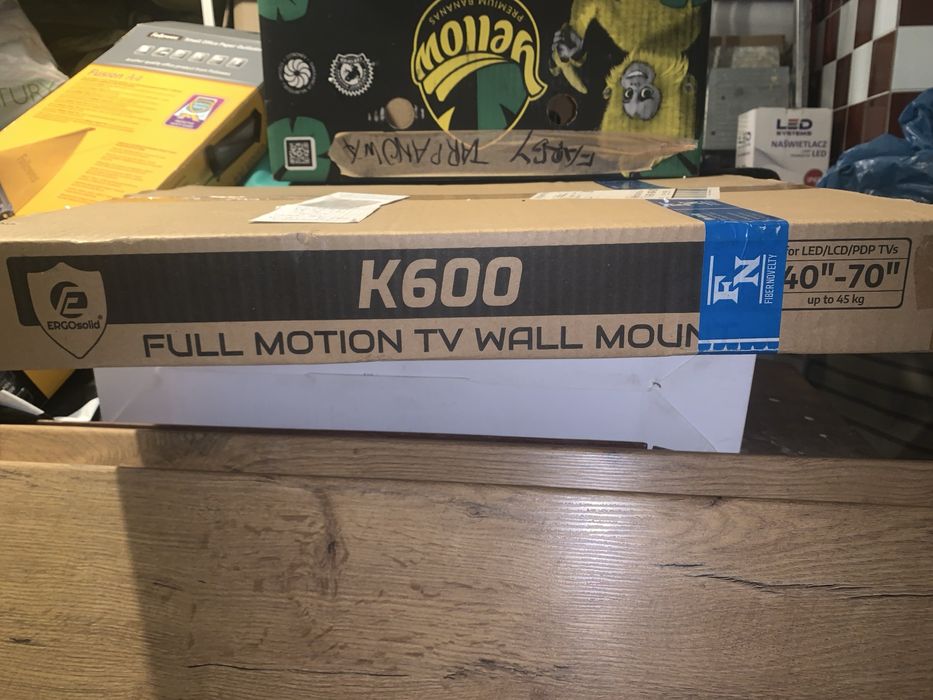 Wieszak stelaż do TV telewizora 40 -70 cali