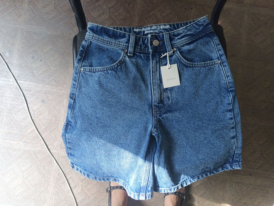 Шорти, бермуди нові