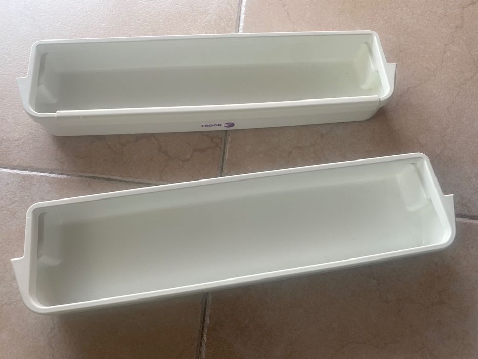 Prateleiras e Porta-garrafas de Frigorífico