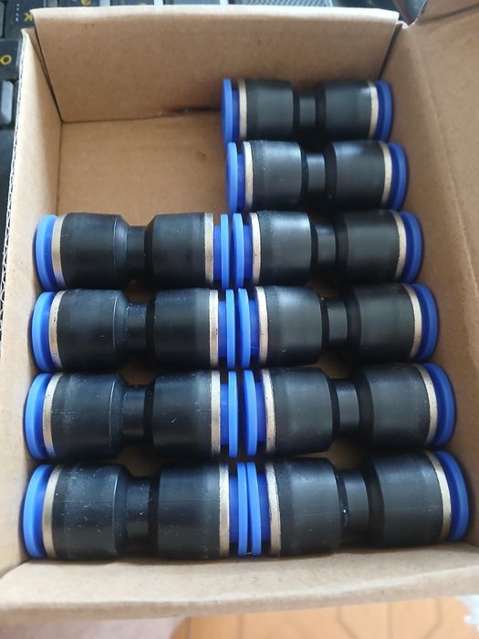 Фітінг 12мм 10штук.