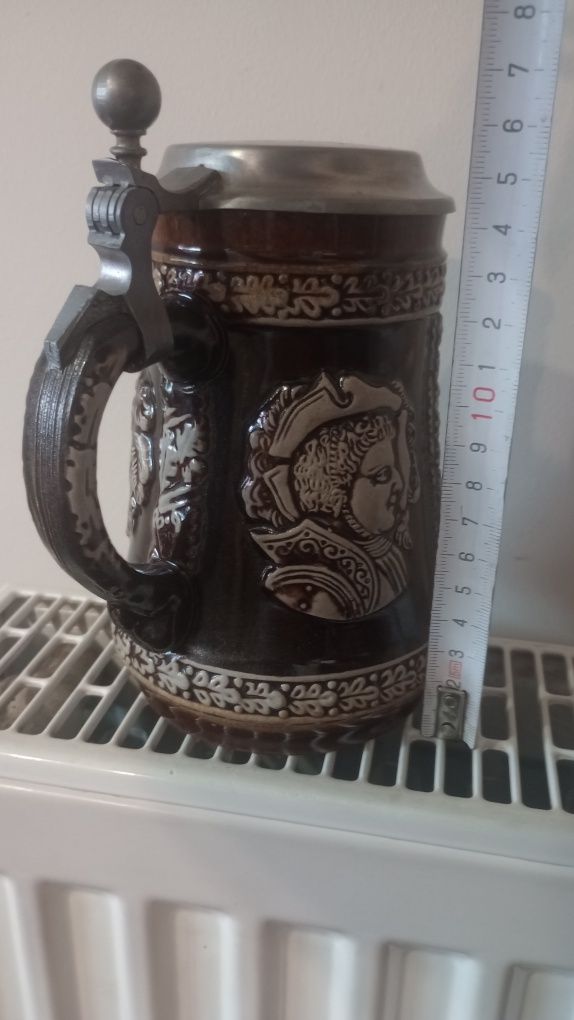 Piękny kolekcjonerski kufel z cynową przykrywką