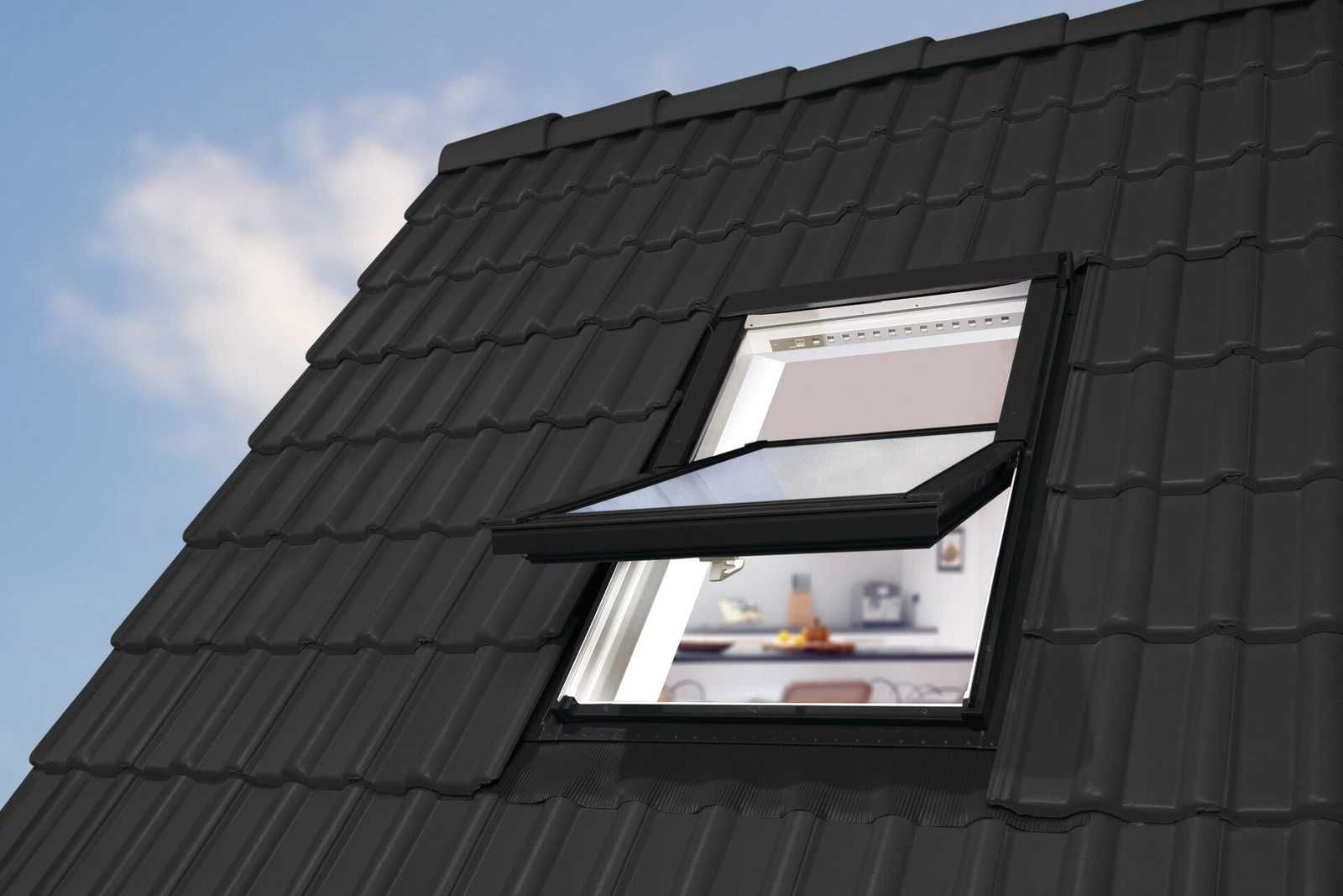 Okno Dachowe Fakro PTP-V/BC U4 78x118  Ral 9005 Czarne z Kołnierzem