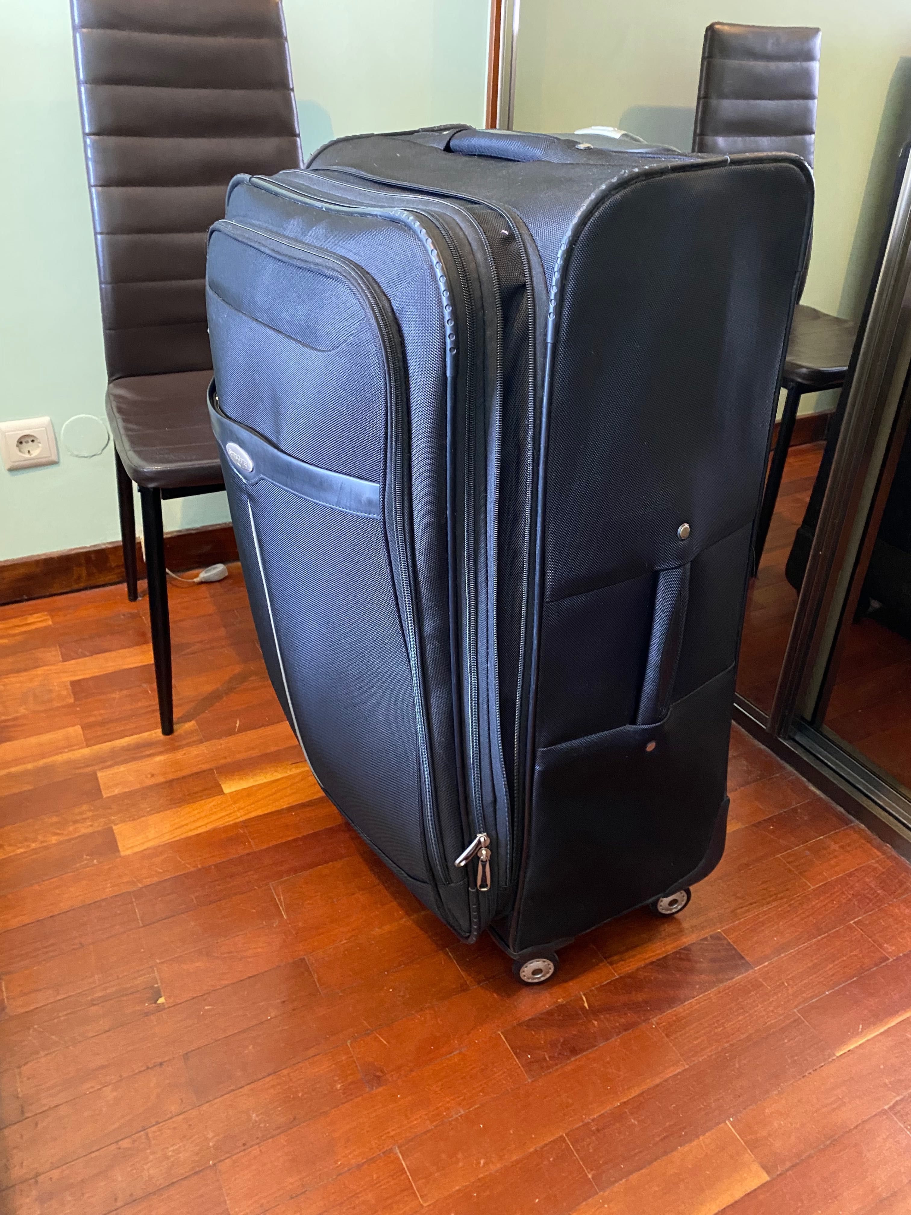 Mala de viagem samsonite preta 32kg grande