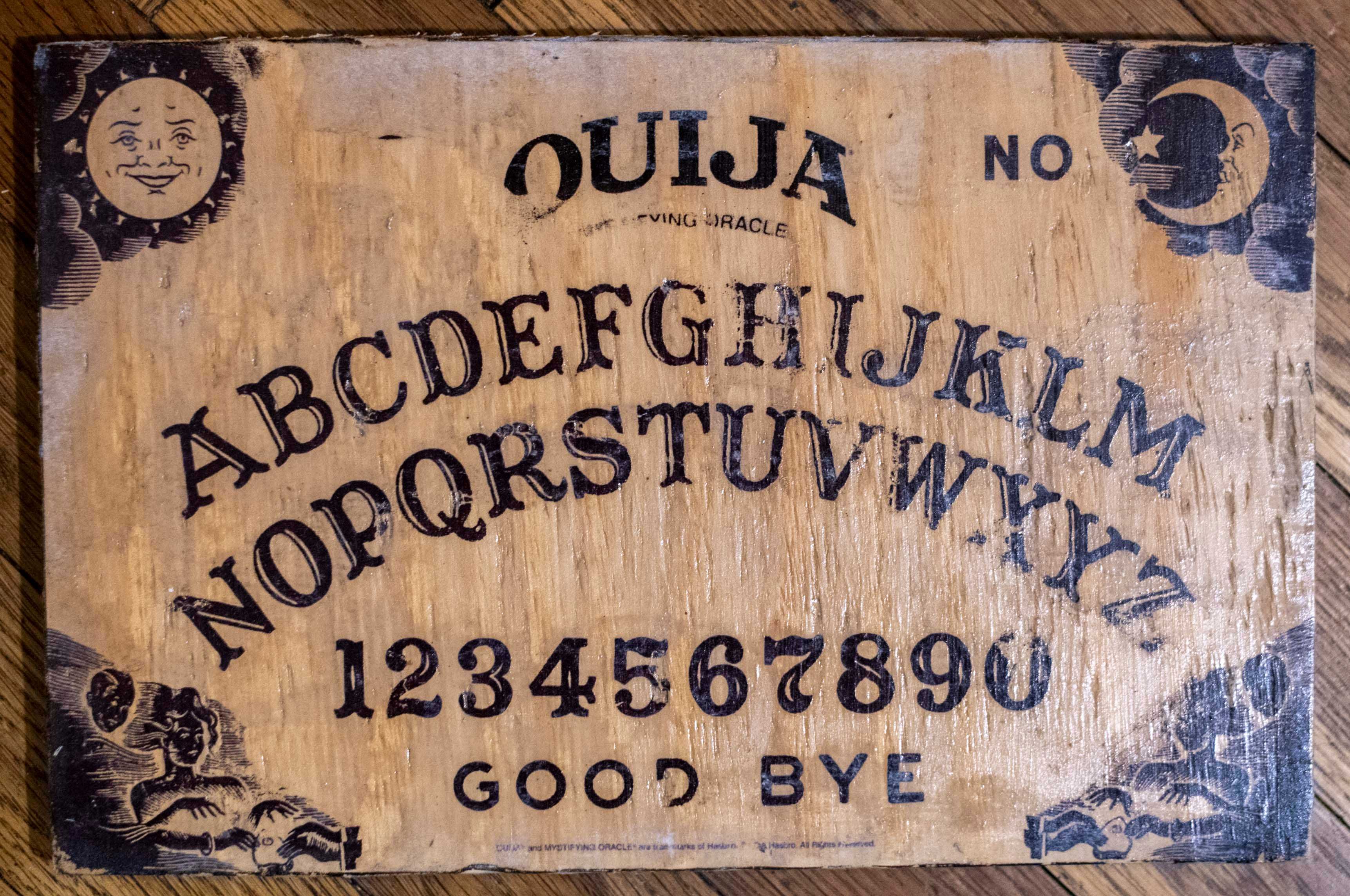 Ouija gra planszowa prezent spirytyzm wywoływanie duchów halloween