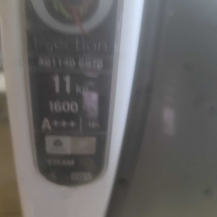 Duża pralka Aqualtis 11kg