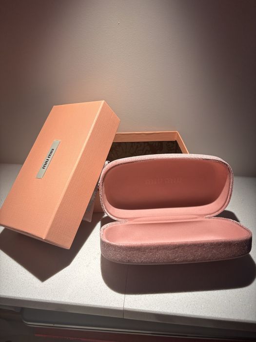 etui na okulary miu miu