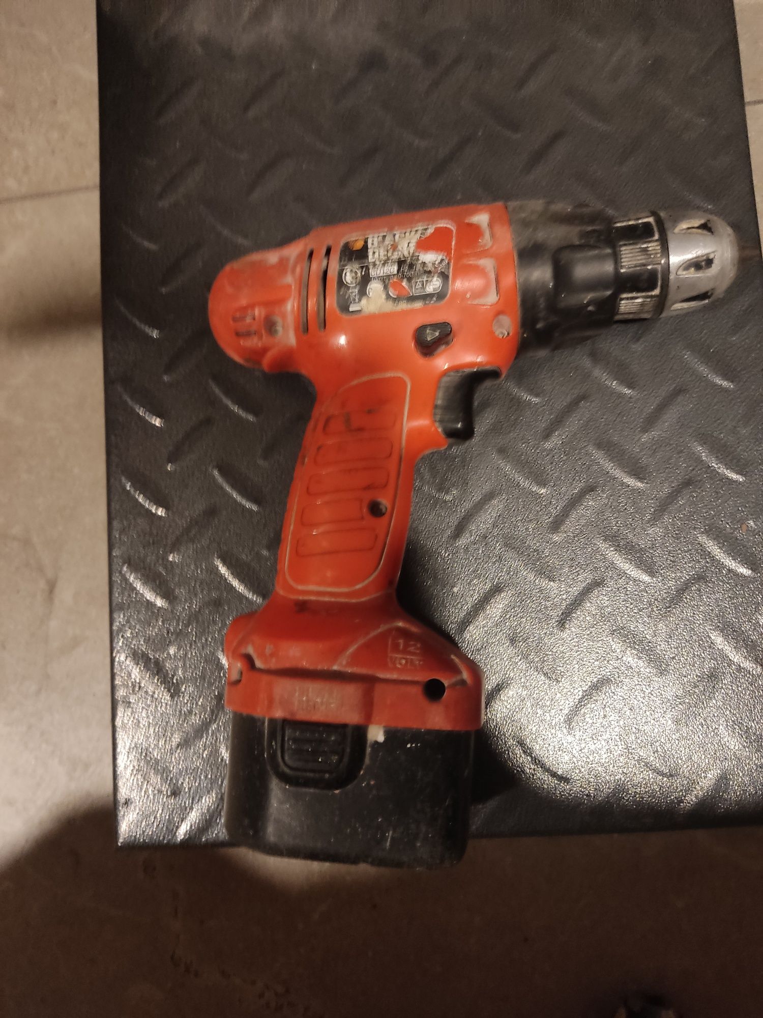 Wkrętarka Black&decker 12v