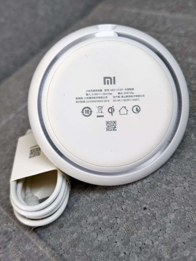 Ładowarka indukcyjna Xiaomi 20W + sieciowa 27W