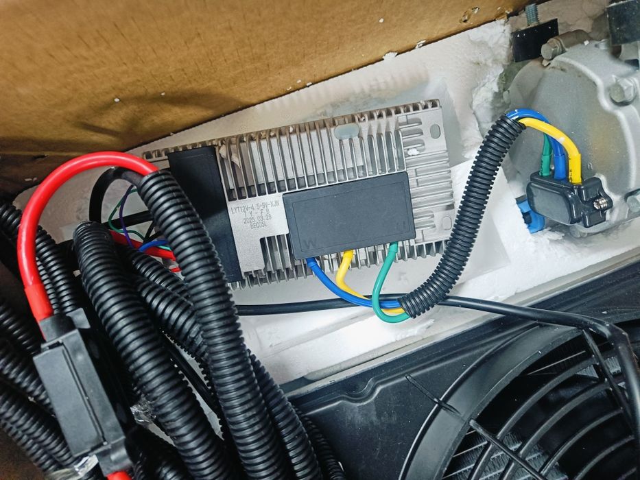 Klimatyzacja do kombajnu ciągnika uniwersalna 12v