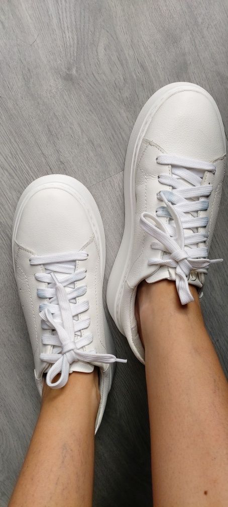 Skórzane sneakersy białe