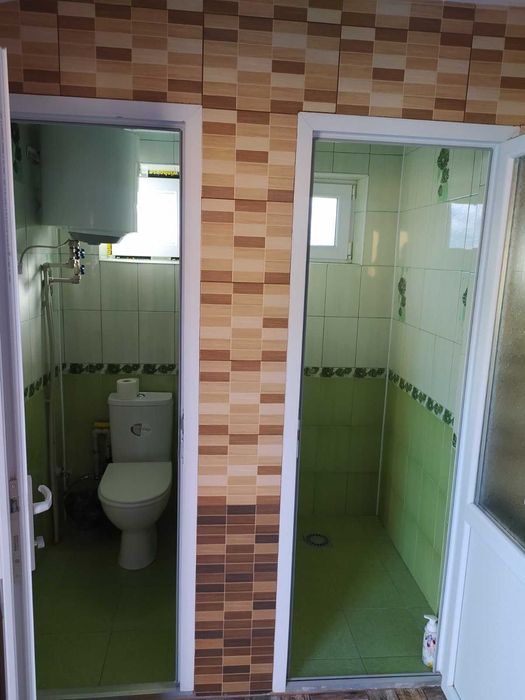 Відпочинок на Дністрі. Будинки і басейн на першій лінії.