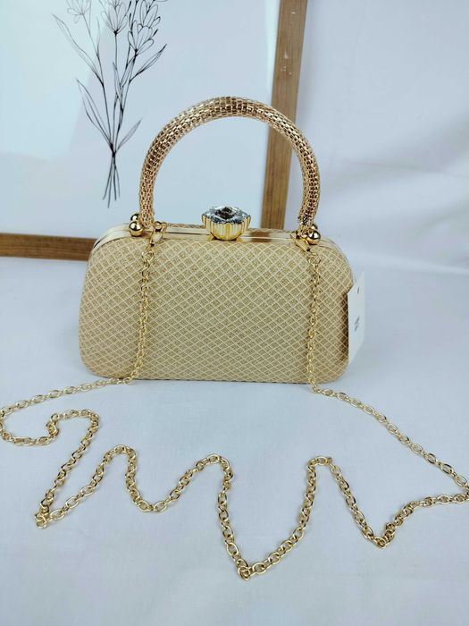 Nowa damska złota kopertówka do ręki i na ramię z odpinanym piaskiem
