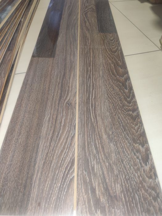 Ламінат б/у,але в доброму стані