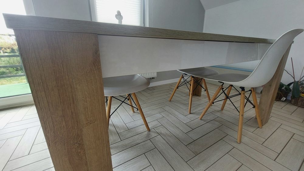 Stół jadalniany z 4 krzesłami 90x160 rozkladany do 240 agata meble