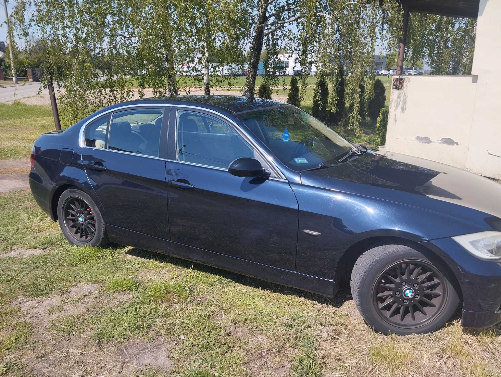 BMW E90 2.0 benzyna