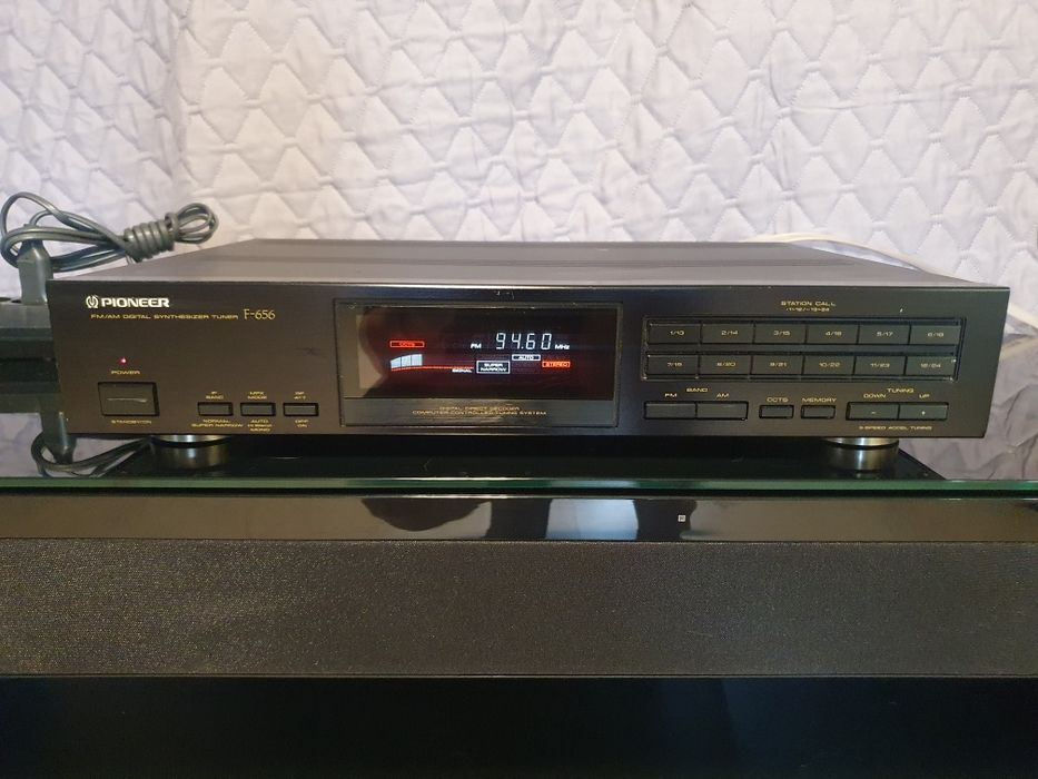 Tuner Pioneer F-656 bardzo dobry tuner fm