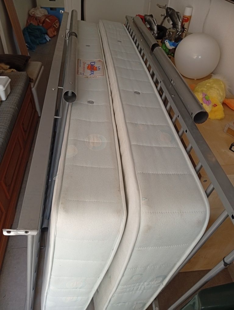 Beliche IKEA que dá para fazer também duas camas de solteiro