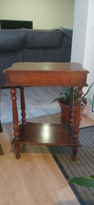 Mesa de apoio- criado-mudo