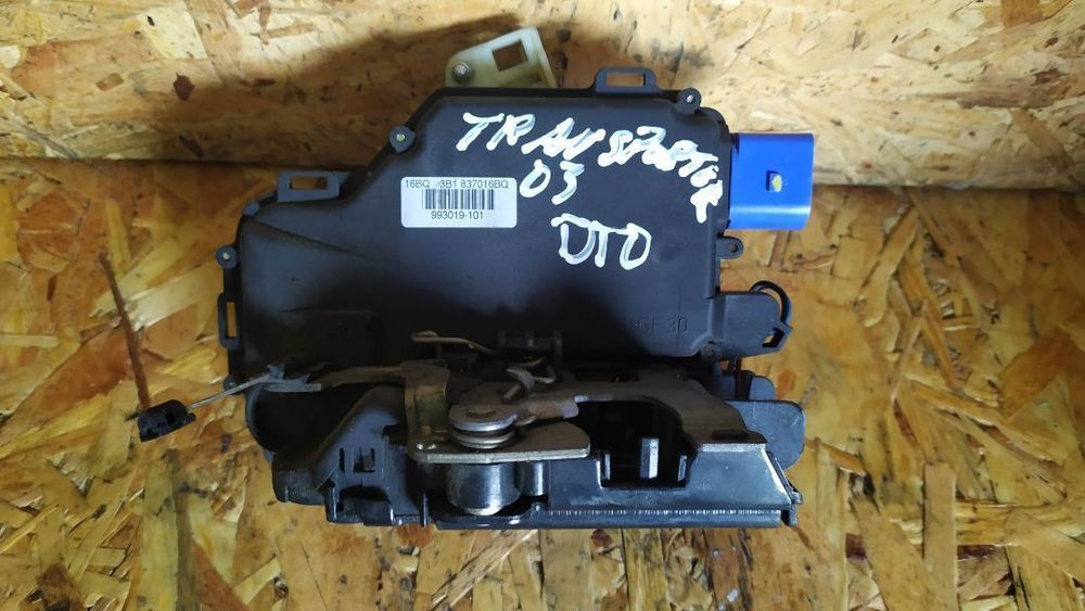 FECHO DE PORTA VOLKSWAGEN TRANSPORTER T5 - FRENTE DIREITO