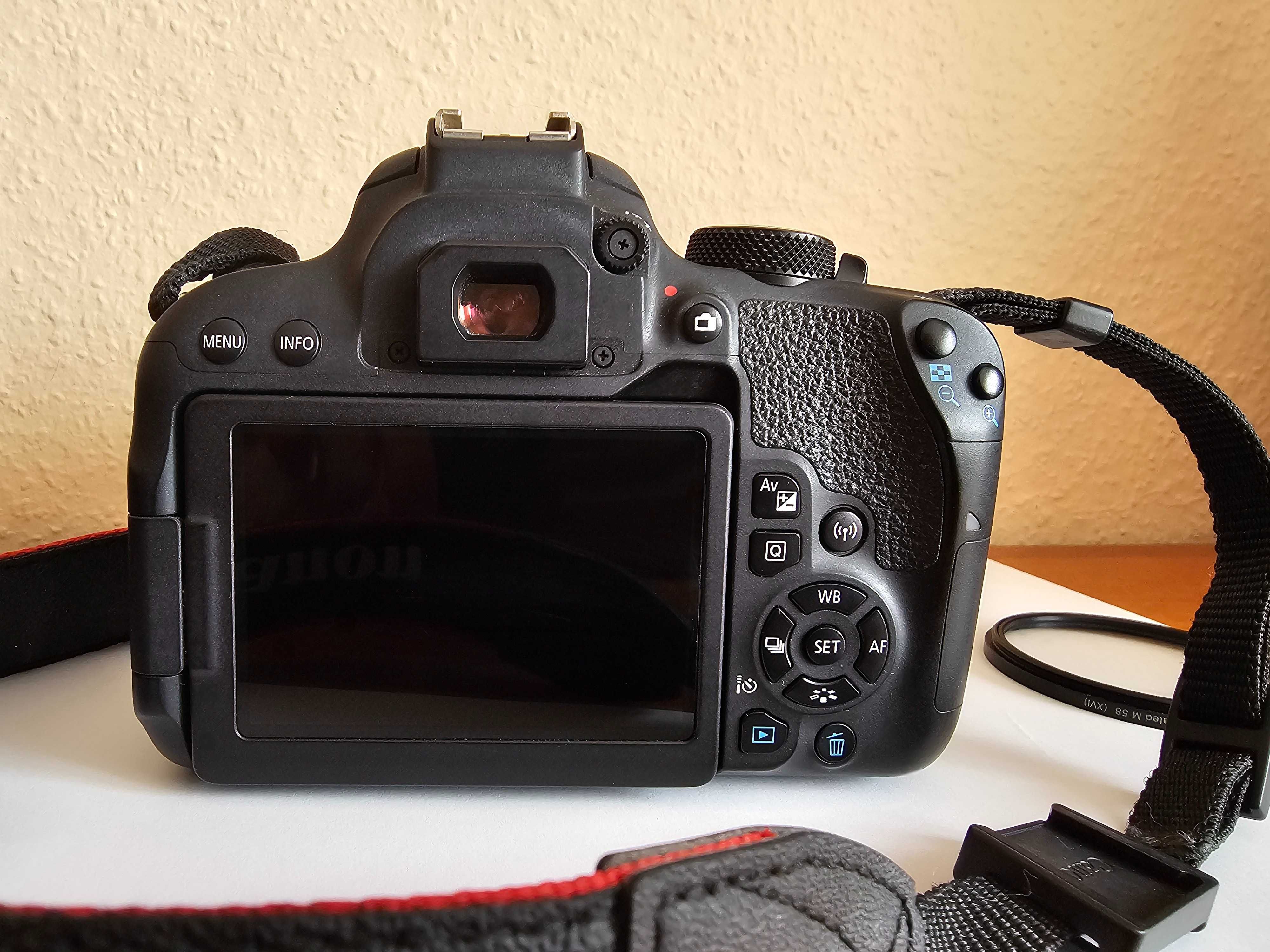 Canon EOS 800D + obiektyw 18-55mm + nakładka na obiektyw + akumulator