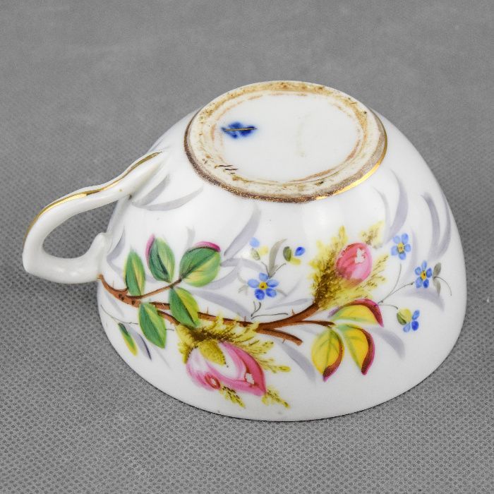 Chávena + Pires + Prato para bolo Porcelana Vista Alegre – séc. XIX