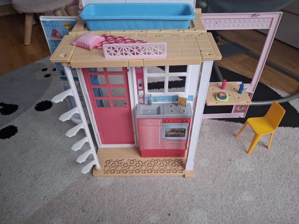 Składany dwupoziomowy domek dla lalek Mattel Barbie
