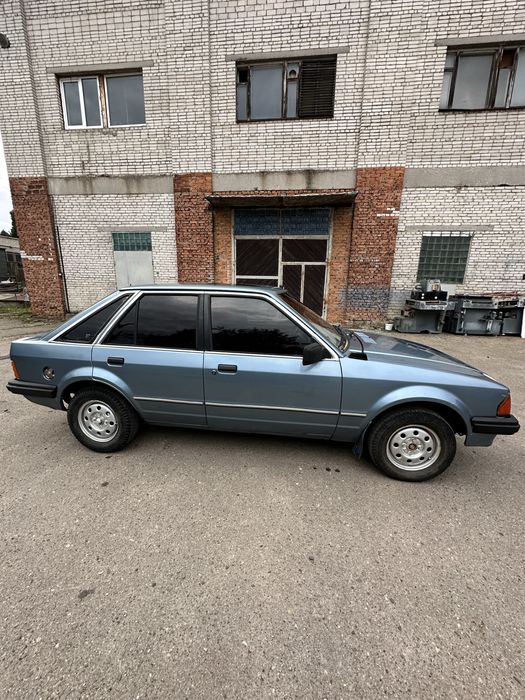 Форд ескорт 1.6 бензин нічого робити не треба