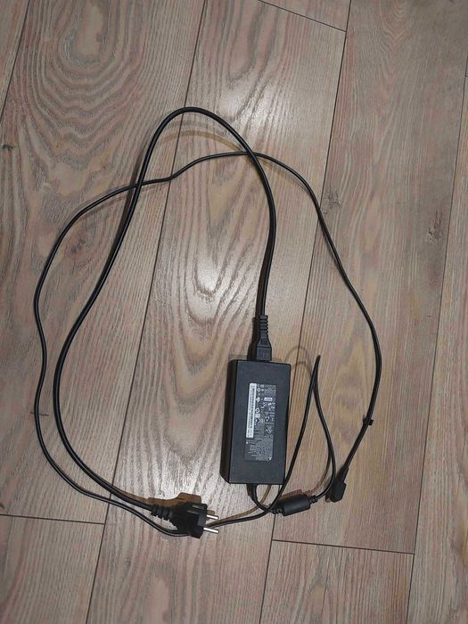 Laptop Acer Nitro AN517-51  + kabel