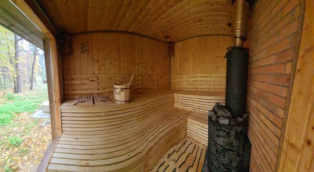 domek saunowy z jacuzzi do wynajecia w lesie
