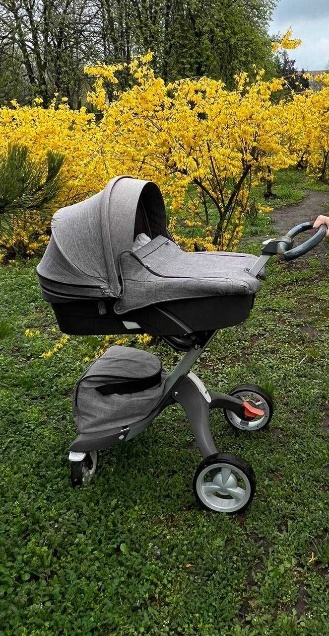 Продам коляску Stokke Xplory V4 в хорошому стані