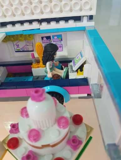 Lego Friends News Van - Carrinha das notícias - Jornalista