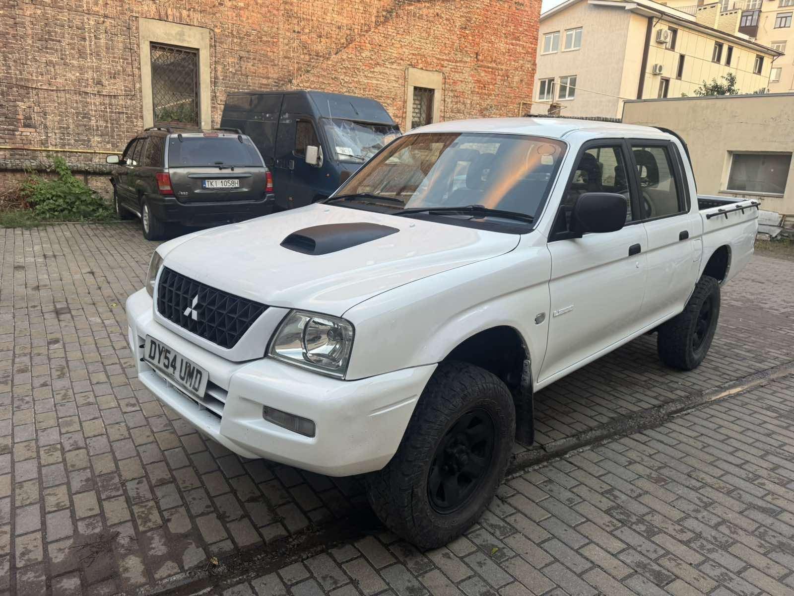 Пікап Mitsubishi L200 2004рік 2,5дизель повний привід 4х4