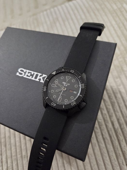 Zegarek męski Seiko 5 Sports SRPD79K1 jak nowy