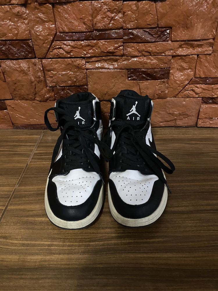 Кросівки Nike Air Jordan,чорно білого кольору,41 розміру